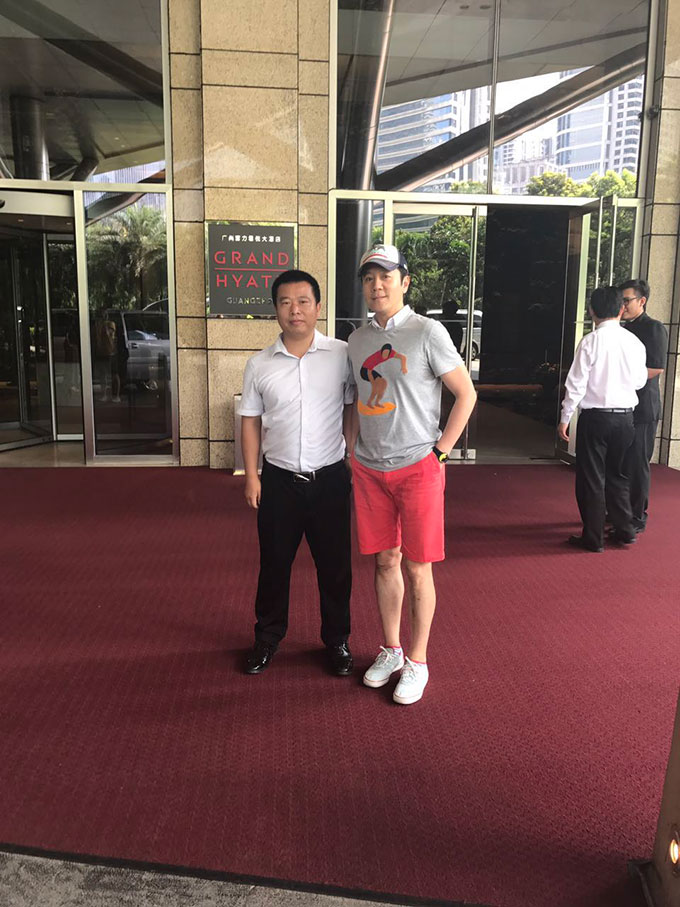 广州滴米公司经理与歌星蔡国庆老师的合影