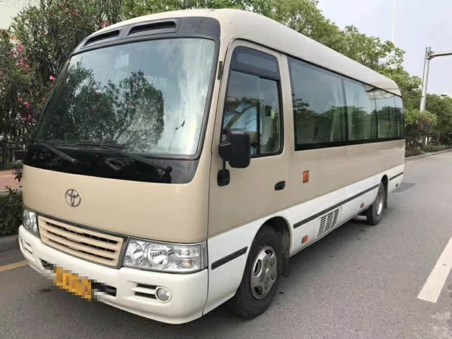 丰田考斯特